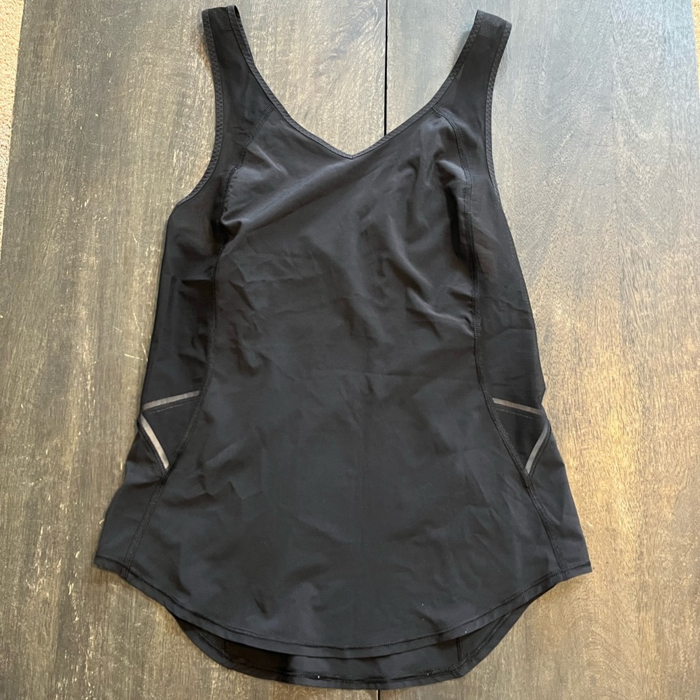 Lululemon size 4 tank top